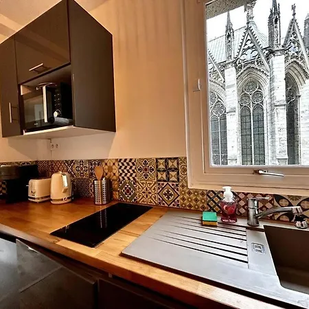Avec Balcon Et Vue Sur La Cathedrale ! * Rouen